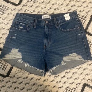 Abercrombie curve love boyfriend shorts